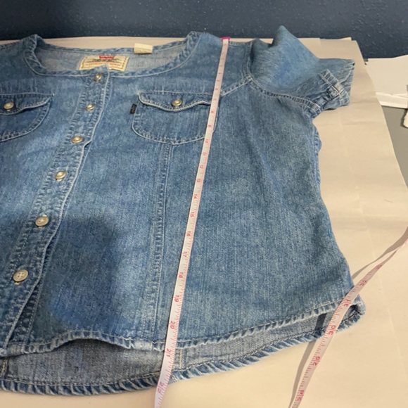 Vintage Levi’s Denim Button-Front Top – Short Sleeve, Cropped Fit WPL-423 - Picture 9 of 9